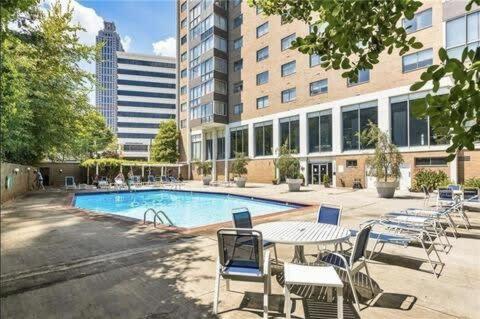2B1B Modern Downtown Atl Condo W 1 Free Parking Lm1007 Atlanta Zewnętrze zdjęcie